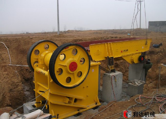 顎式破碎機生產現場