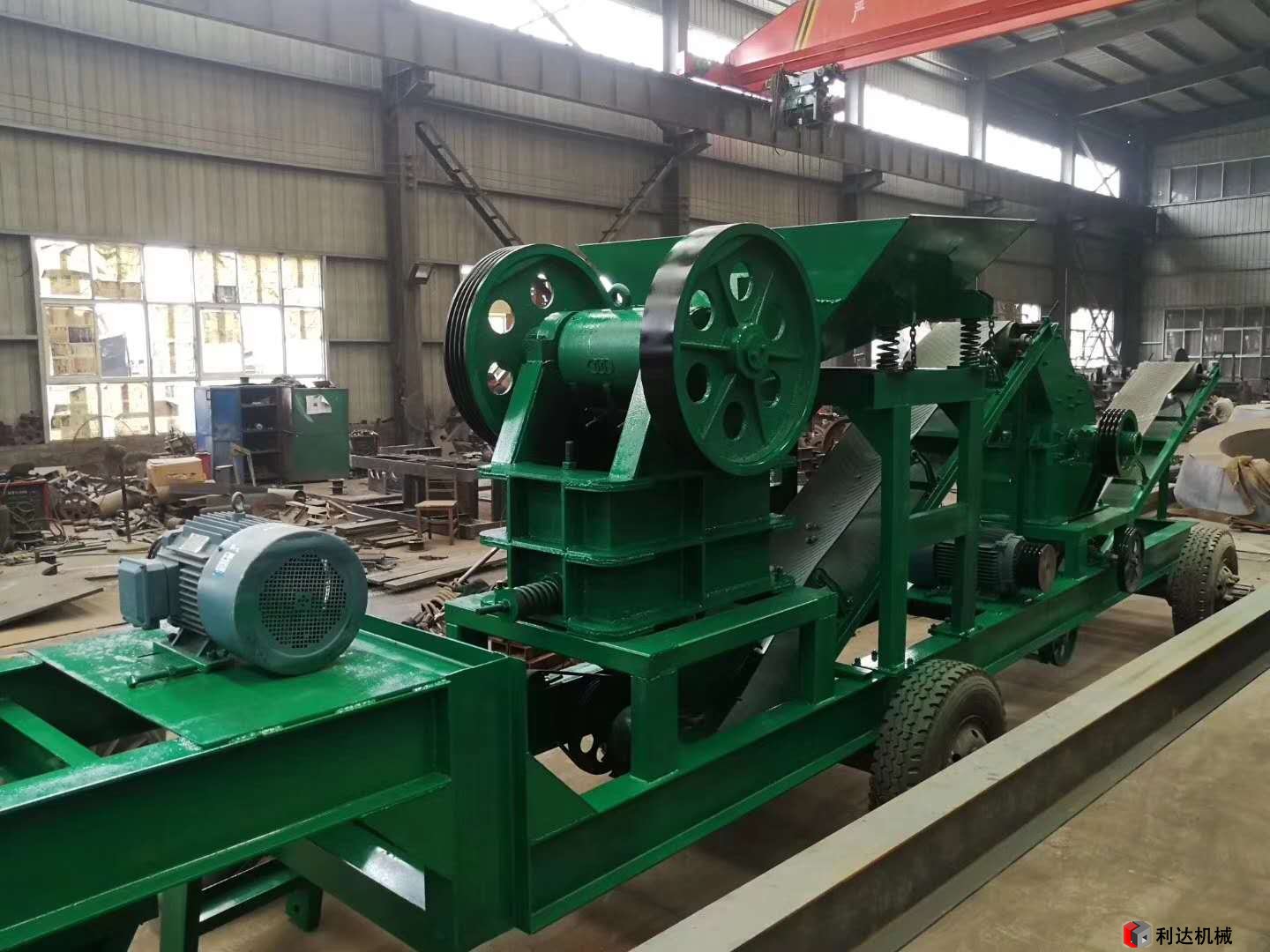 一體式移動碎石機(jī)